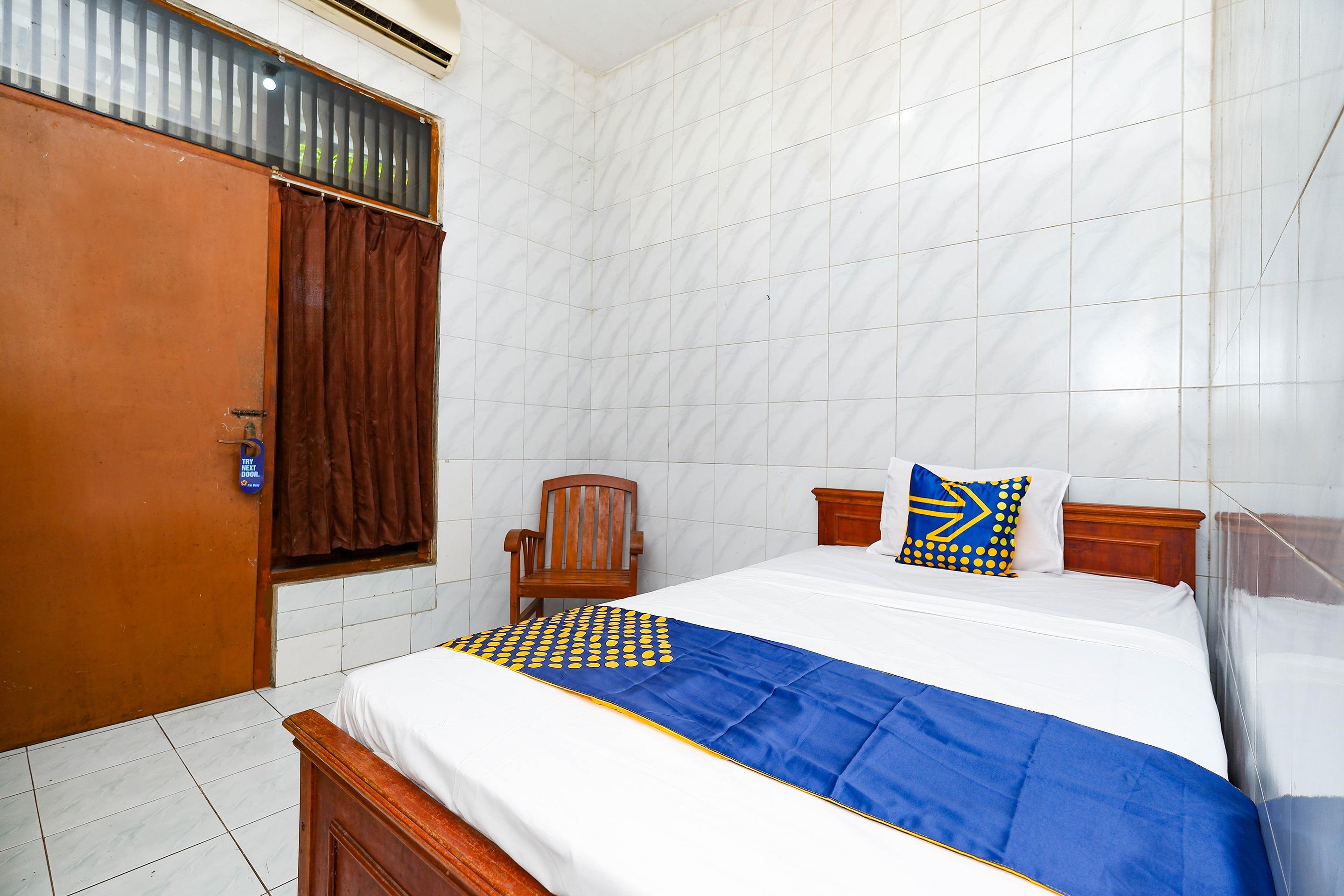 Spot On 2011 Hotel Mekar Sari Solo Kültér fotó